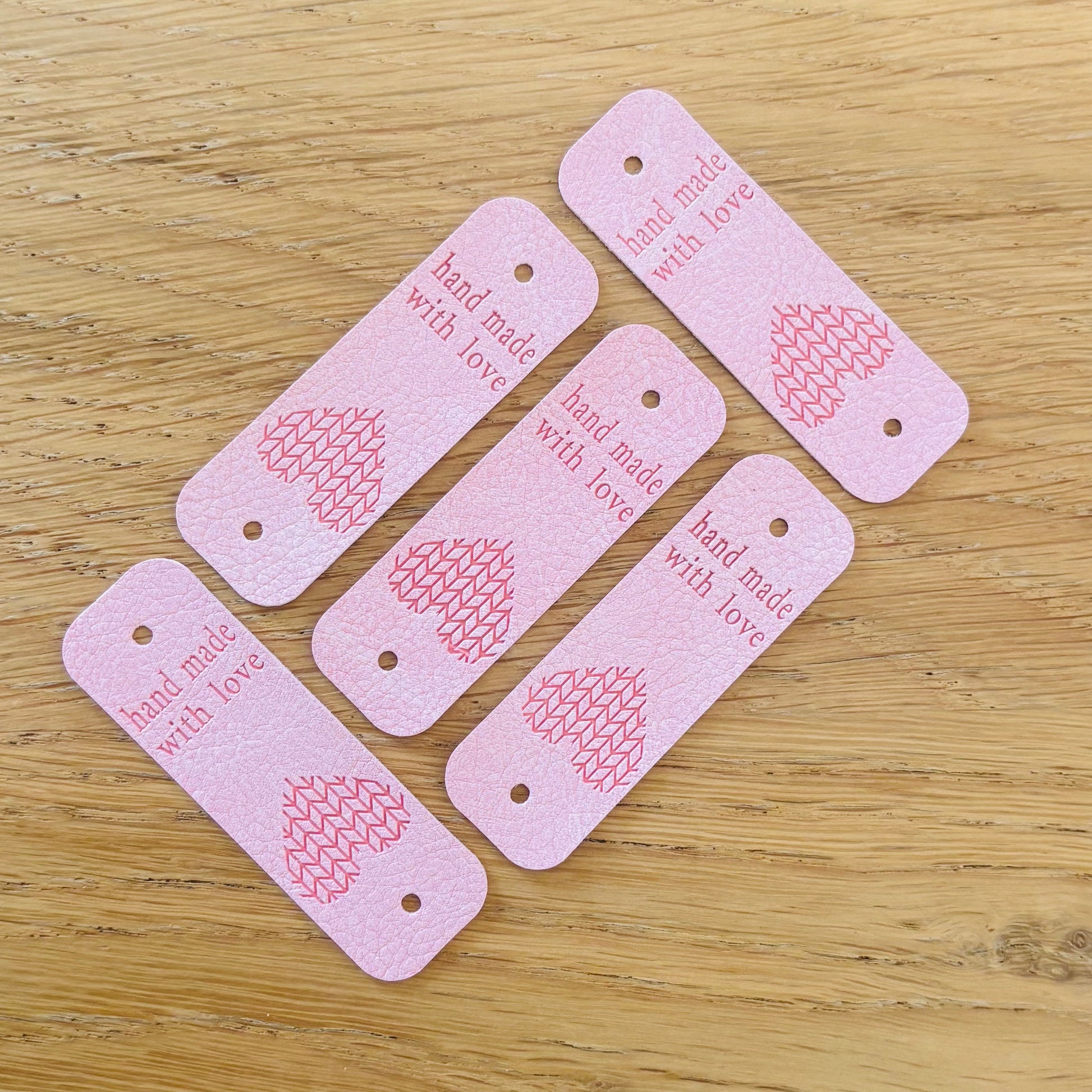 Étiquette de finition en simili cuir